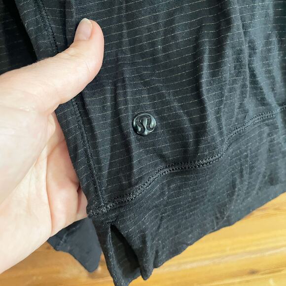 Lululemon Gray lightweight Long sleeve - Picture 5 of 8